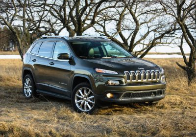 2014-Jeep-Cherokee-Limited-front-three-quarter1